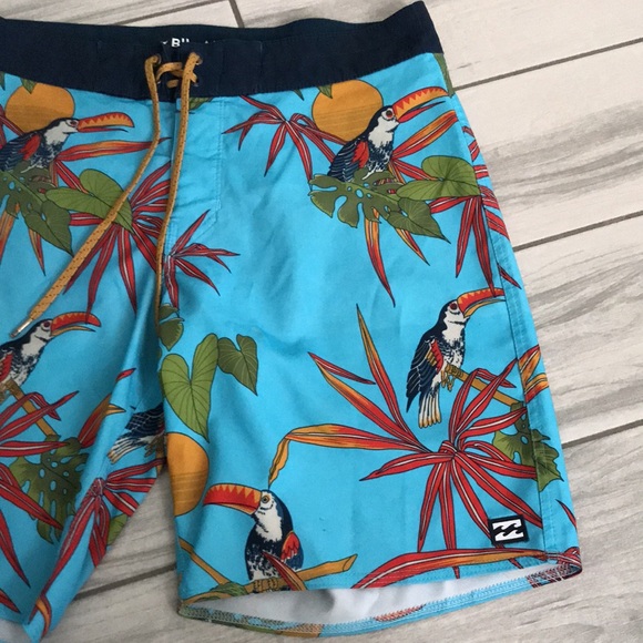 BILLABONG Mens Tropical Toucan Hawaii Surf Boardshorts | 30 - Picture 4 of 11